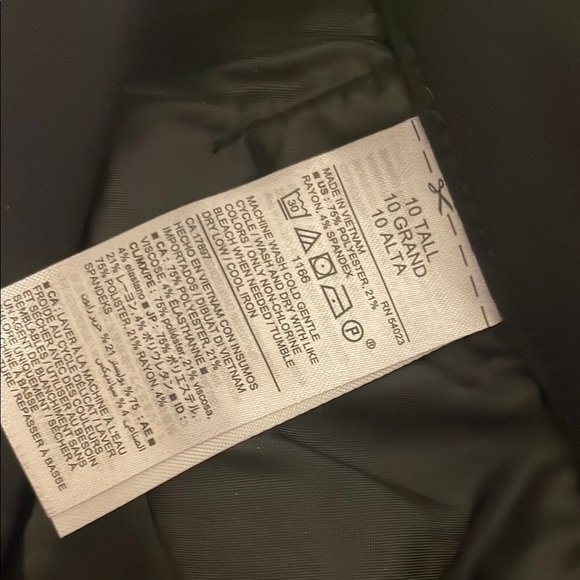 Old Navy Classic Black Trousers (Tall) - Picture 11 of 13